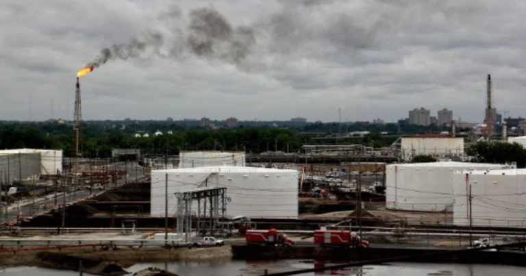 EPA, 2019년 South Philly 정유소 폭발 및 화재에 대해 역사적인 420만 달러 합의에 도달
    


