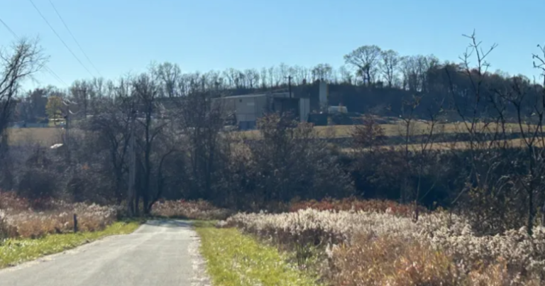 EPA, 하천 오염으로 인한 Westmoreland Co. 유해 폐기물 매립에 대한 새로운 명령 발부
    


