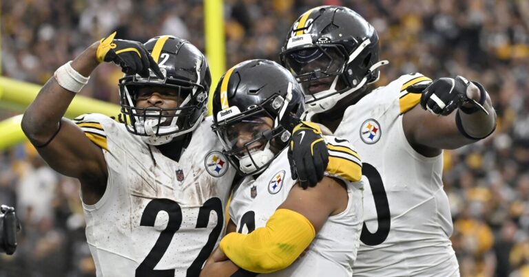 Najee Harris의 이번 시즌 첫 100야드 러싱 경기로 Steelers가 Raiders를 상대로 32-13 승리를 거두었습니다.
    


