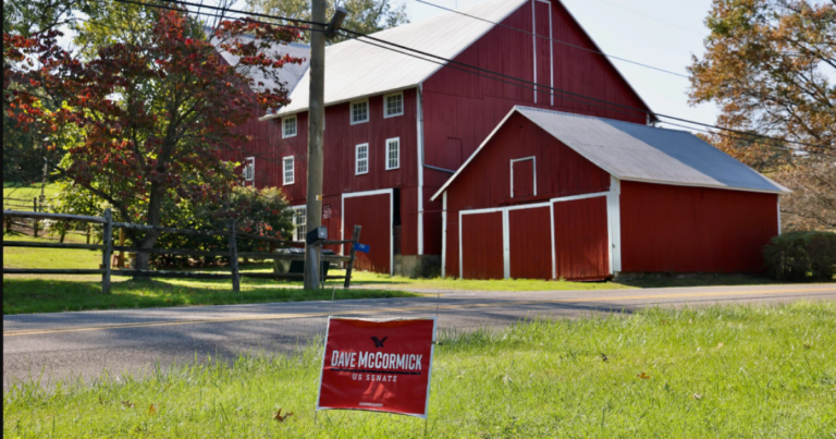 Pa. 상원 후보 David McCormick은 컬럼비아 카운티의 부동산에 대해 세금 감면을 받습니다.
    


