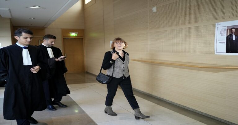 대규모 재판으로 프랑스의 강간 문화에 대한 조명
    


