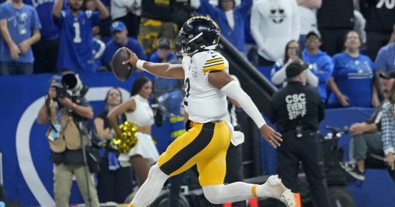 러셀 윌슨의 종아리는 나아지고 있지만 피츠버그가 댈러스를 개최할 때 저스틴 필즈는 QB에서 시작할 것입니다.
    


