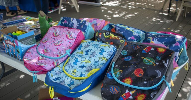 연구원들은 펜실베니아에서 노숙자 학생들이 계속해서 제대로 인식되지 않고 있다고 말합니다.
    


