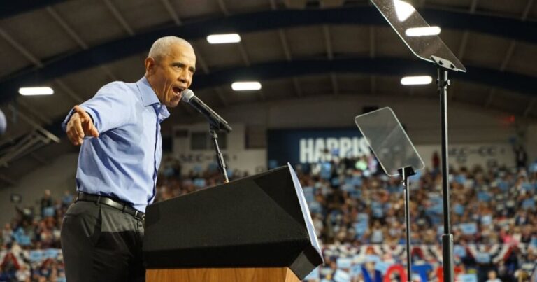 오바마는 피츠버그에서 해리스를 위해 캠페인을 벌이는 동안 트럼프에 대해 신랄하게 비판했습니다.
    



