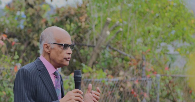 유명한 피츠버그 사진작가 Teenie Harris를 기리는 역사적 기념물
    


