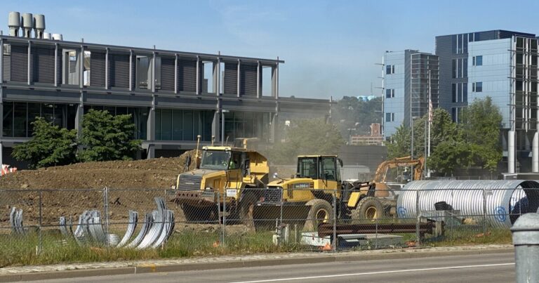 펜실베이니아 주 Findlay Township의 새로운 제조 시설은 연방 자금으로 8,700만 달러를 받습니다.
    


