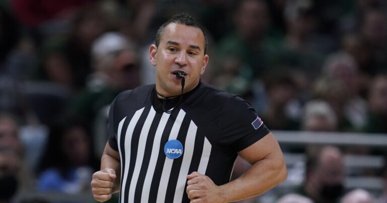 피츠버그 경찰서장인 시로토(Scirotto)는 농구 직업에도 불구하고 공공 안전 초점은 변하지 않을 것이라고 말했습니다.
    


