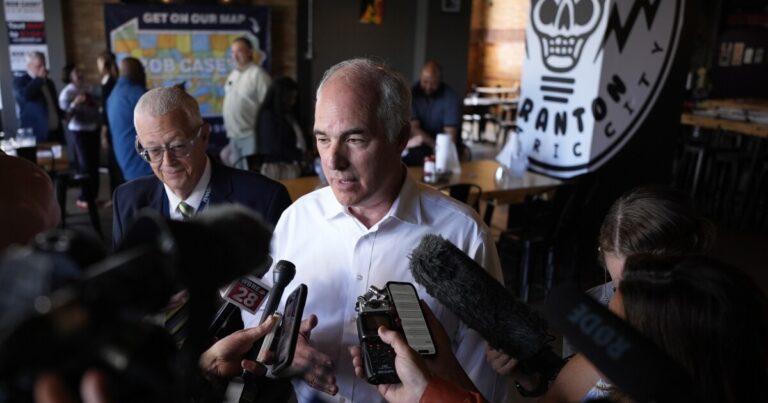 머스크의 주장에도 불구하고 케이시는 불법 투표 집계를 추구하지 않습니다.
    


