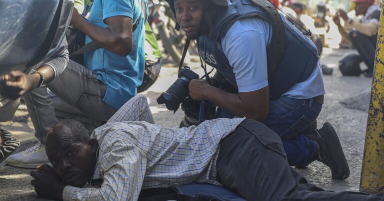 미국, 갱단의 총격 사건 이후 항공사들이 아이티로 비행하는 것을 금지
    


