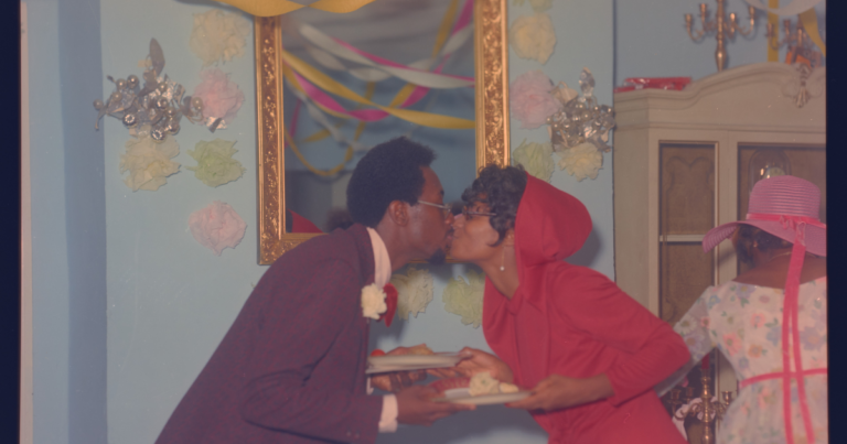 박물관은 피츠버그 사진작가 Teenie Harris의 작품에 대한 접근성을 확대합니다
    


