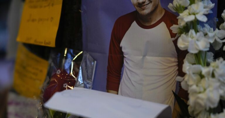 아르헨티나 검찰, 가수 리암 페인 사망과 관련해 3명 기소
    


