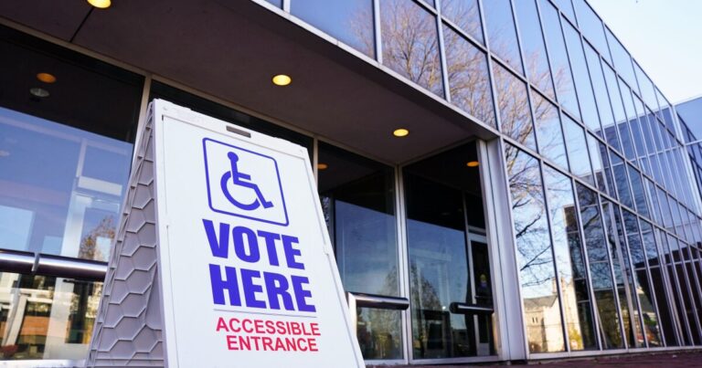 애리조나 시의원 회사와 연결된 펜실베니아의 의심스러운 유권자 등록 양식
    


