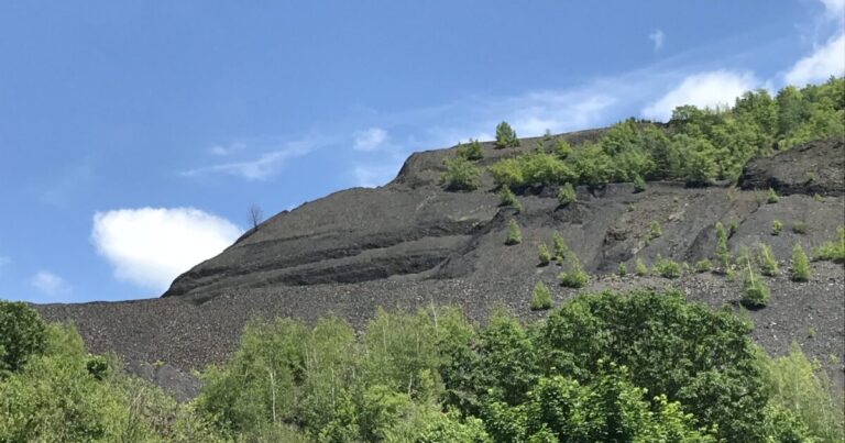 펜실베이니아는 탄광 청소를 위해 또 다른 기록적인 수준의 연방 자금 지원을 받습니다.
    


