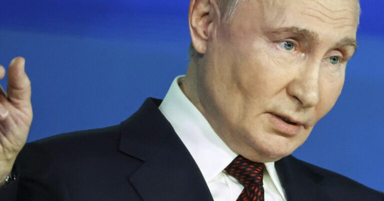 푸틴, 트럼프에 축하하며 대화에 참여할 준비가 됐다
    


