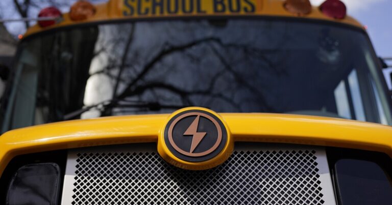 Allegheny 카운티는 청정 공기 프로젝트를 지원하기 위해 410만 달러를 지출할 계획입니다.
    


