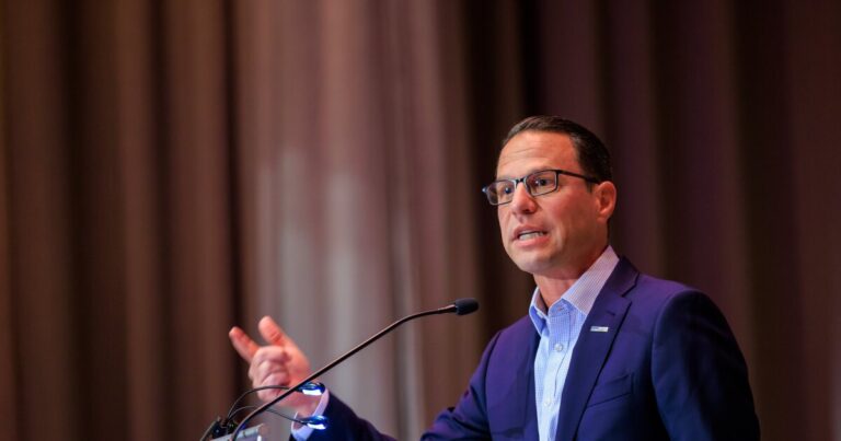 Shapiro 하에서 Pa. 사면 권고의 절반은 서명되지 않은 상태로 남아 있습니다.
    


