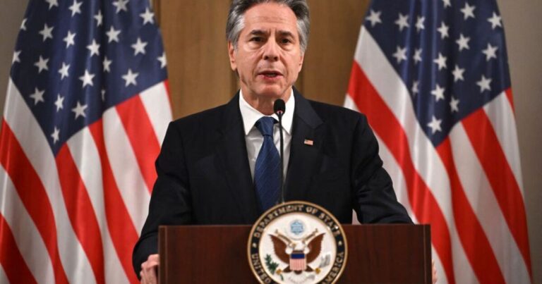 미국은 시리아 반군 그룹 HTS와 접촉했다고 Blinken은 말했습니다.
    


