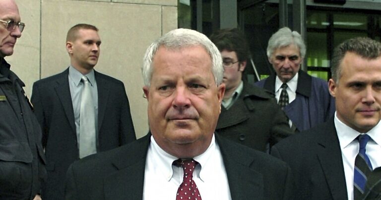 바이든, '현금을 위한 아이들' 스캔들 전 판사 감형에 펜실베니아 일부 가족 분노
    


