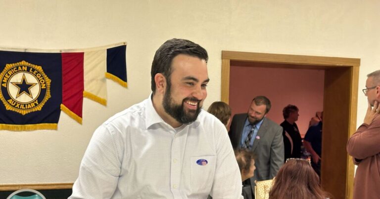 반대투표를 한 펜실베니아 민주당원들은 국민당의 메시지를 깨는 것이 그들의 성공의 열쇠라고 말했습니다 
    


