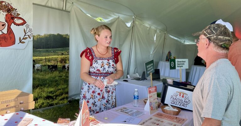새로운 미국 농업 법안이 아직 도달하지 않아 프로그램이 불안정해졌습니다.
    


