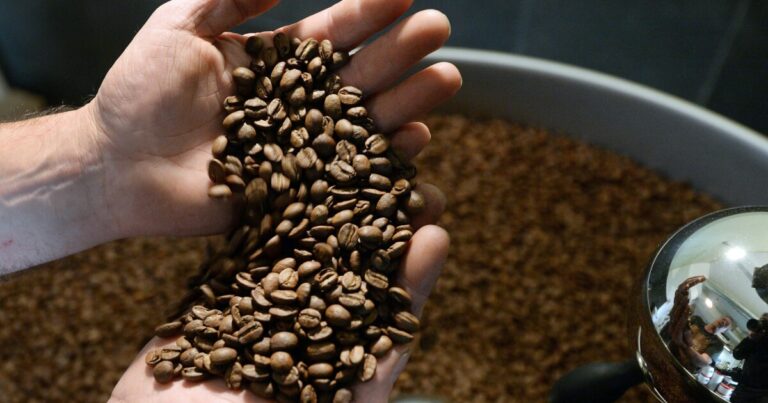 커피 가격은 그 어느 때보다 높습니다. 컵의 의미는 다음과 같습니다.
    


