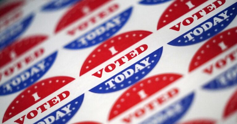 펜실베니아 카운티 깨끗한 유권자 명부, 선거 회의론자들은 일상적인 절차를 칭찬합니다
    


