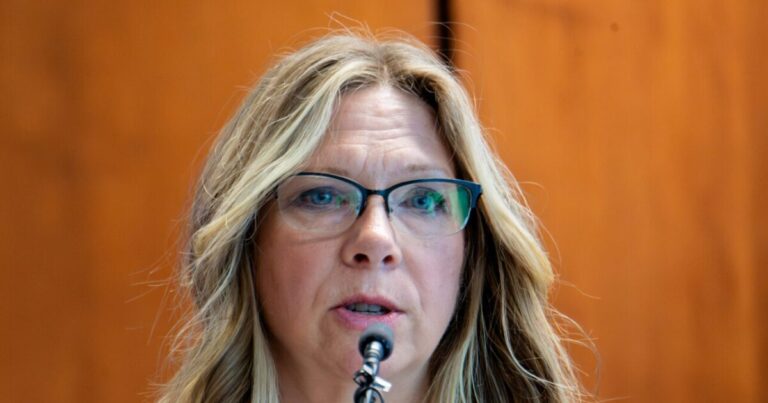 Berks, Lancaster, Lehigh, Monroe 및 York 유권자 양식 사례의 선거 조사 업데이트
    


