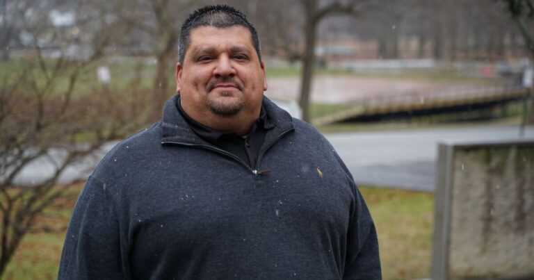 Mon Valley 주 하원 의원 Gergely가 입원했으며 밀접하게 분열 된 하원은 다음 주에 돌아올 예정입니다.
    


