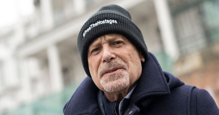 '그는 우리를 다시 살아나게 했다': 전 인질이 지미 카터를 기억한다
    


