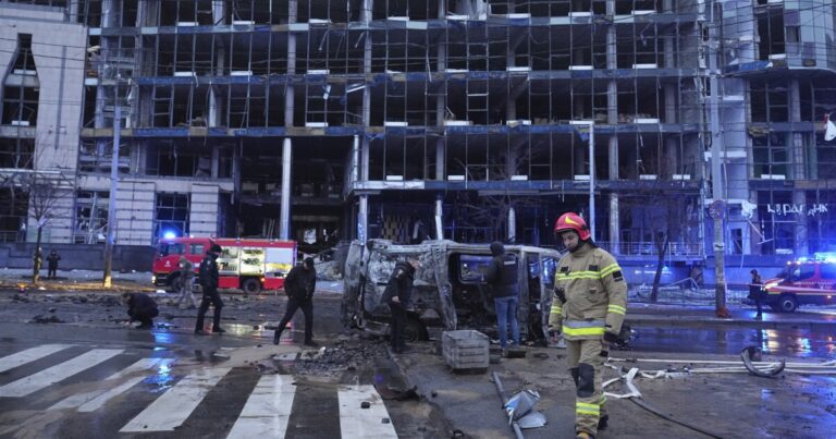 러시아, 키예프서 공격으로 최소 3명 사망
    


