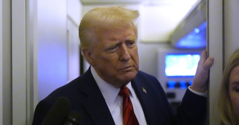 연방 판사는 일시적으로 트럼프 행정부가 연방 보조금 및 대출에 대한 동결을 차단합니다.
    


