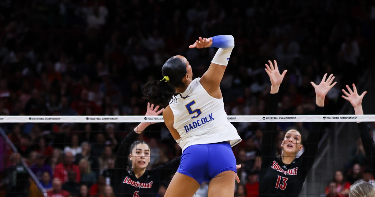 피트 여자배구팀, 루이빌에 패해 NCAA 파이널 4 타이틀전 진출 실패