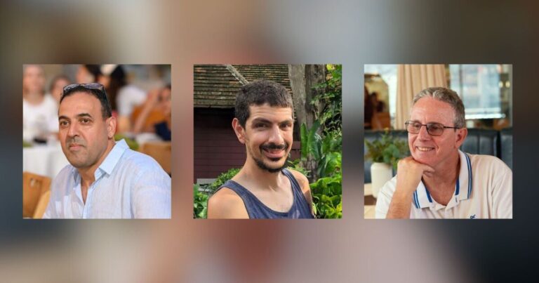 3 개의 이스라엘 인질은 팔레스타인 수용자와 죄수들을 위해 해방되었습니다
    


