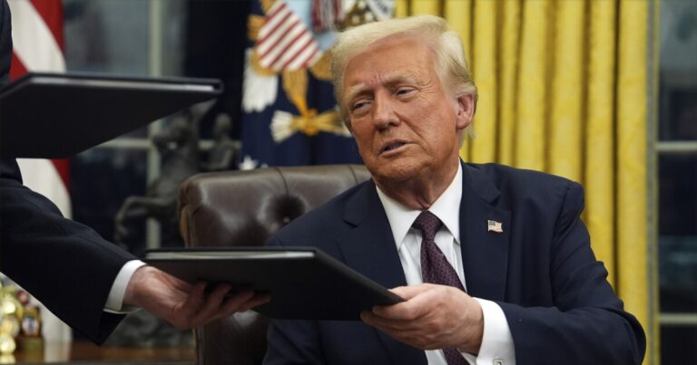 Allegheny County, Trump 자금 조달에 의해 영향을받는 난민 정착 단체를 돕기 위해
    


