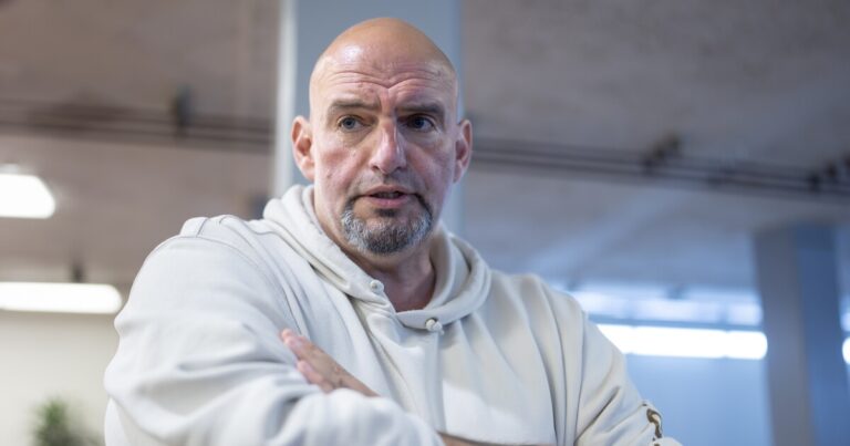 John Fetterman 상원 의원과의 불만은 Pa. 민주당 사이의 거리로 터져 
    


