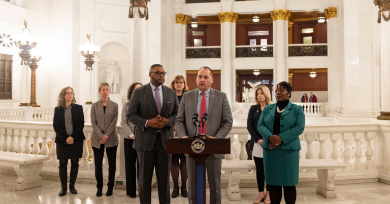 Pa. 국회의원은 주 전역의 성폭력 키트 추적 시스템에 대한 250 만 달러 연방 보조금을 강조합니다.
    


