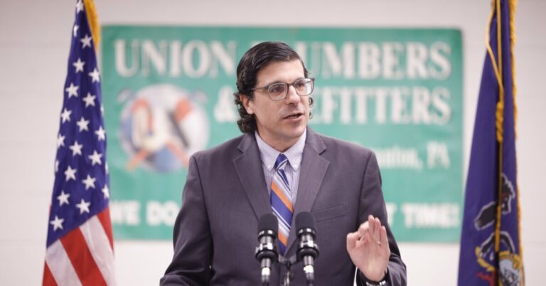 Pa.의 소비자 옹호자에 의한 불 같은 사임
    


