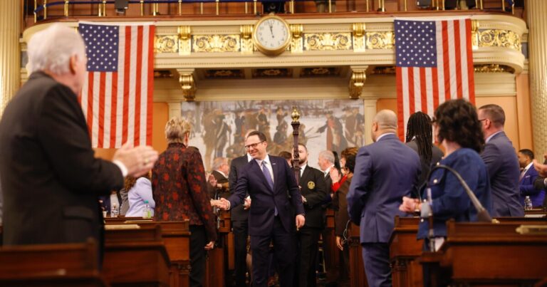 Shapiro는 2 명의 Pa. 교도소를 폐쇄 할 것을 제안합니다.
    


