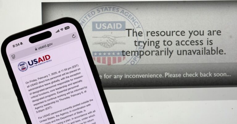 USAID 노조는 트럼프 행정부가 '위헌적이고 불법적 인'삭감을 중단하기 위해 Sue Sue Sue Sue
    


