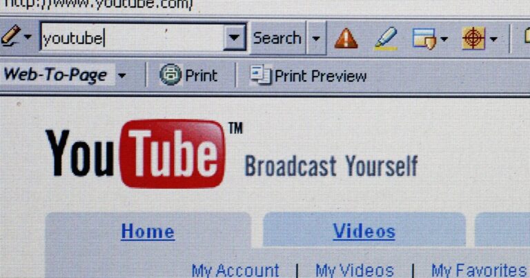 YouTube는 오늘 20 세가되었습니다
    


