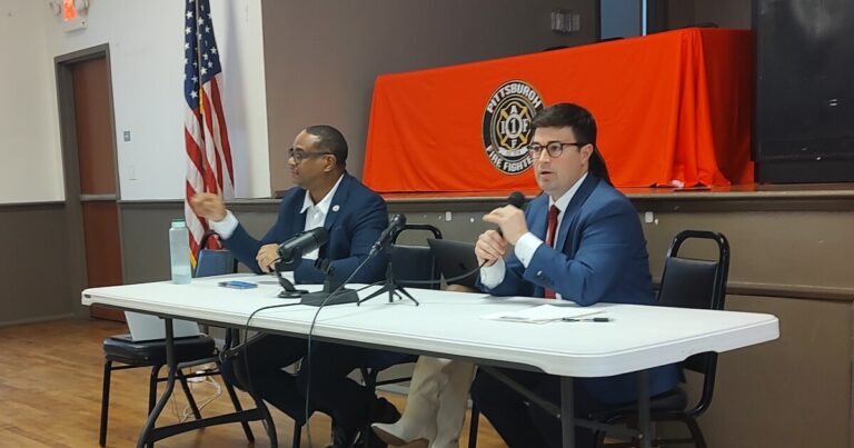 게인, 피츠버그 시장의 젊은 민주당 포럼에서 오코너 무역 샷
    


