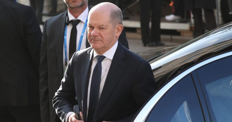 독일 총리 Slams Vance의 유럽이 가장 오른쪽 정당을 포함하도록 요구
    


