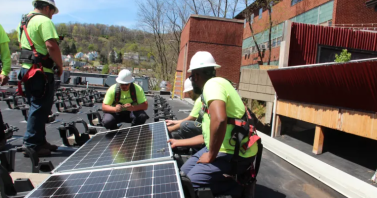 보고서 : 펜실베니아에서 청정 에너지 인력이 성장하고 있지만 도전은 여전히 ​​남아 있습니다.
    


