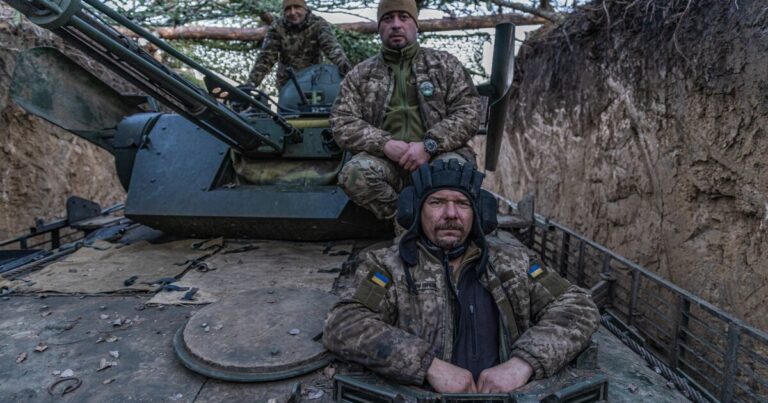 우크라이나는 수프가있는 소비에트 시대의 무기를 사용하여 러시아에서 생명 강을 방어합니다.
    


