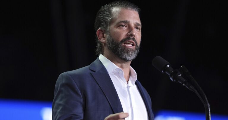 이탈리아 정치인들은 도널드 트럼프 주니어의 사냥 파티가 보호 된 오리를 죽였다고 주장합니다.
    


