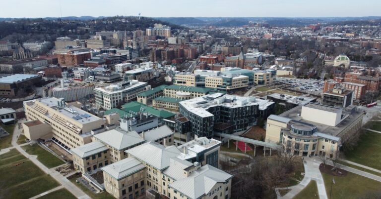 CMU 회장 펜스 편지 연방 자금 조달 혼란, 중국 관계
    


