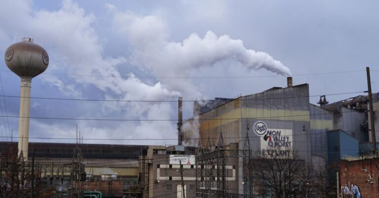 US Steel은 Edgar Thomson Plant 근처에 사는 주민들에게 1,500 만 달러의 대기 오염 정산에 동의합니다.
    


