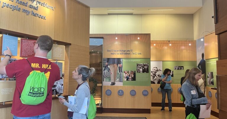 교육자들은 Latrobe에서 무료로 내려갑니다. Rogers에서 영감을 얻은 전문 개발
    


