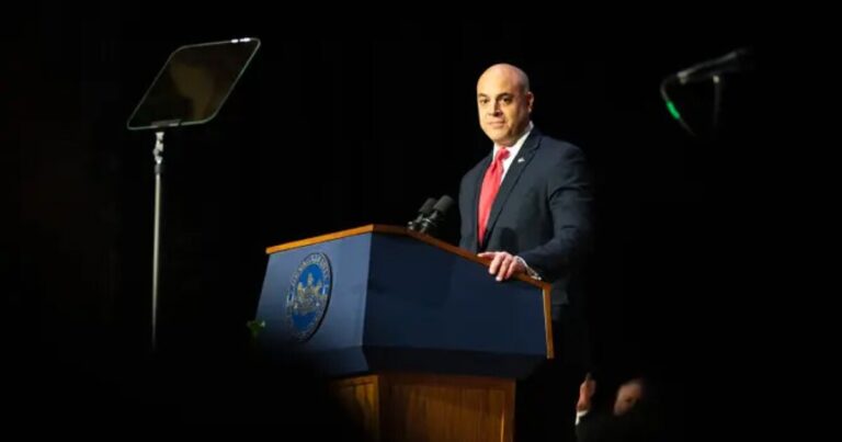 다국적 Pa. 유권자 등록 조사가 진행중인 변호사 총회 일요일
    


