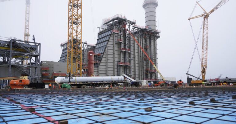 반전에서, 우리를위한 계획, 천연 가스 전력이 커지고 기후의 진보를 복잡하게
    


